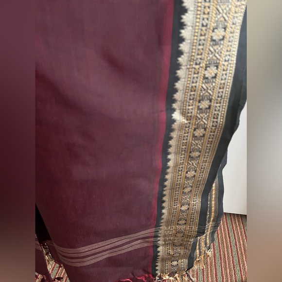 A gorgeous thread work border burgundy black Dupatta wrap shawl scarf 🧣94" long - Picture 2 of 6